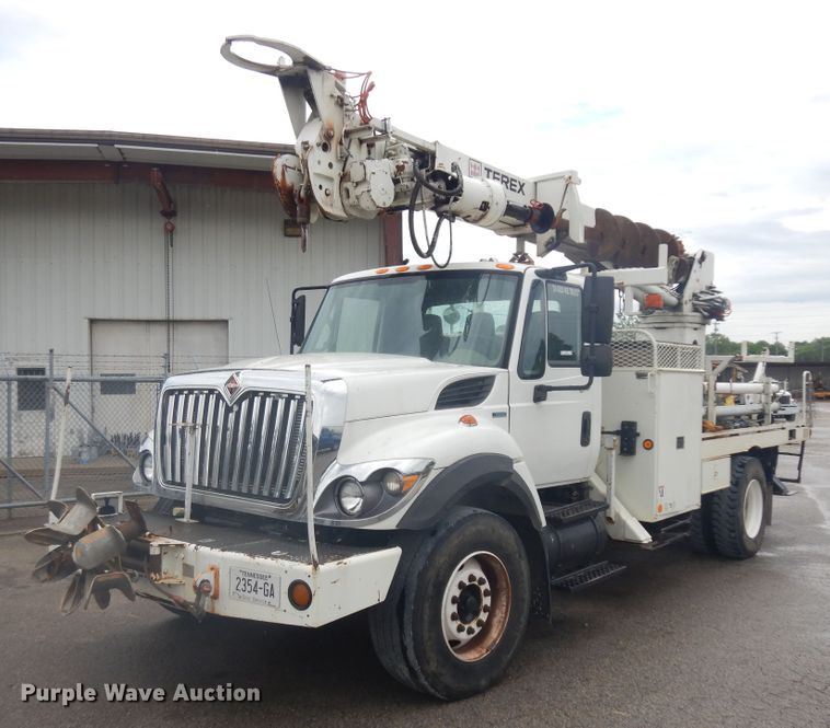 2010 International WorkStar 7300  digger derrick truck - ID9895