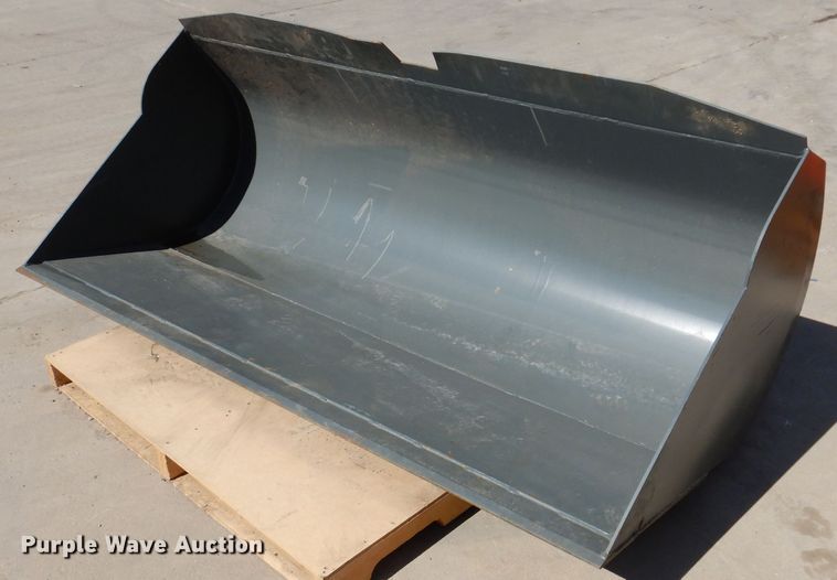 2010 Weideman 1000227942 83"W bucket - IQ9568