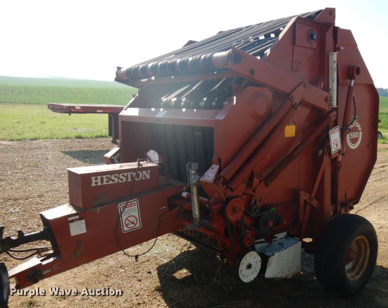 1982 Hesston 5510  round baler - IL9802