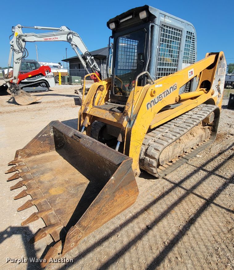 2004 Mustang MTL25  tracked skid steer loader - IF9868