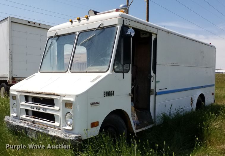 1971 GMC 3500  delivery truck - DH5605