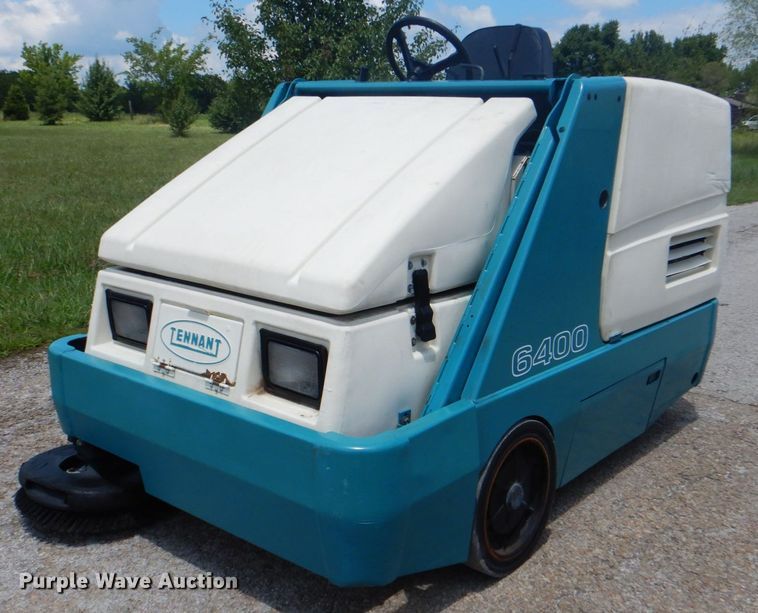 Tennant 6400  sweeper - DM3840