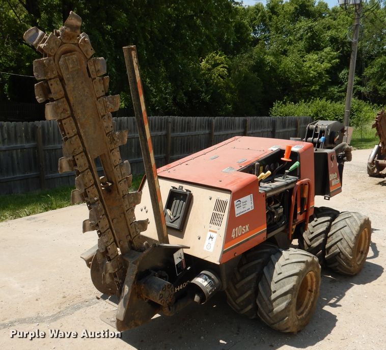 2005 Ditch Witch 410SX  trencher - DL3320