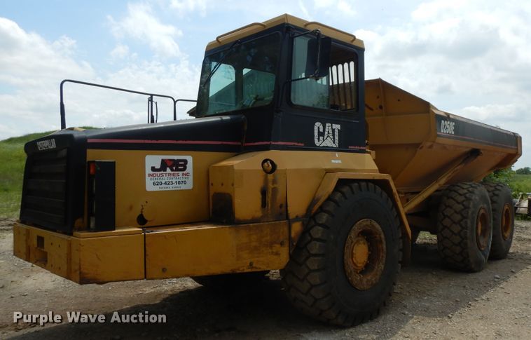 1998 Caterpillar D250E  haul truck - HP9586