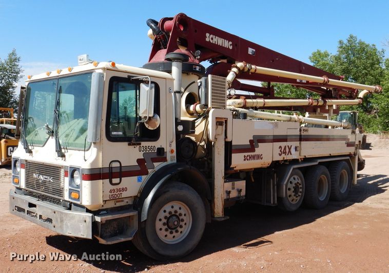 2000 Mack MR688S  pump truck - IQ9629