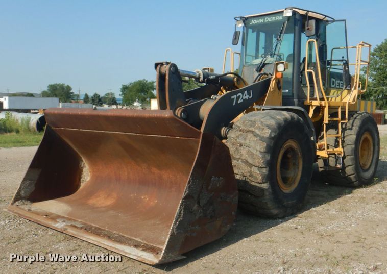 John Deere 724J  wheel loader - KU9599