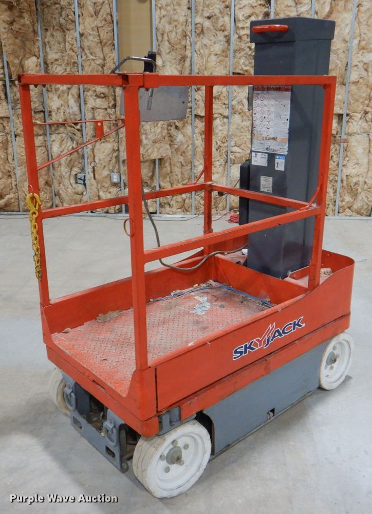 Skyjack  vertical lift - DJ0484