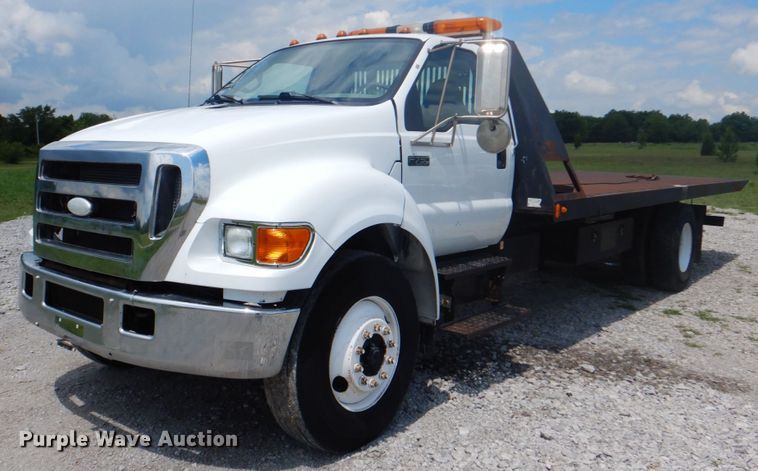 2007 Ford F750 Super Duty XL  rollback truck - HT9330