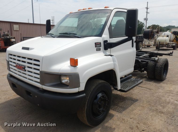 2004 GMC C5500  truck cab and chassis - KU9518