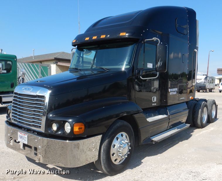 2007 Freightliner CST120  semi truck - DL3357