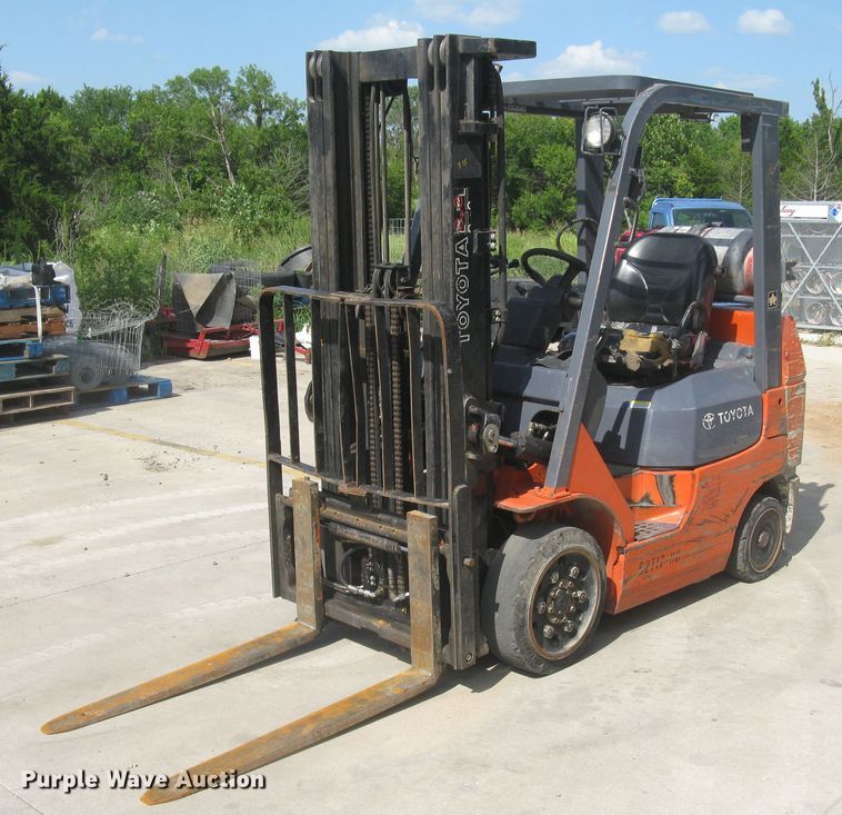 Toyota 7FGCU25  forklift - DG5282