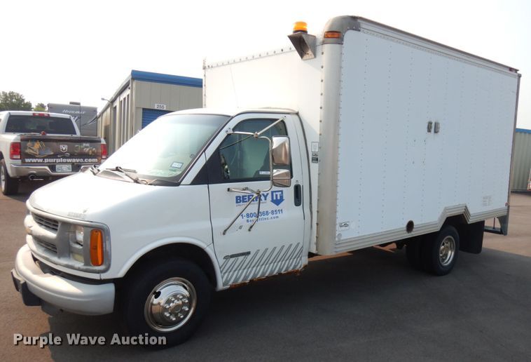 2002 Chevrolet Express 3500  fiber optic splicing truck - IL9906