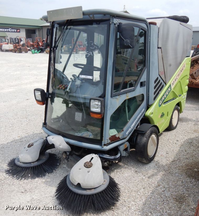 Green Machine Y36HS  street sweeper truck - IL9911