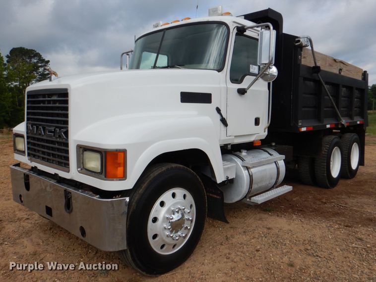 2006 Mack CHN613  dump truck - DM3896