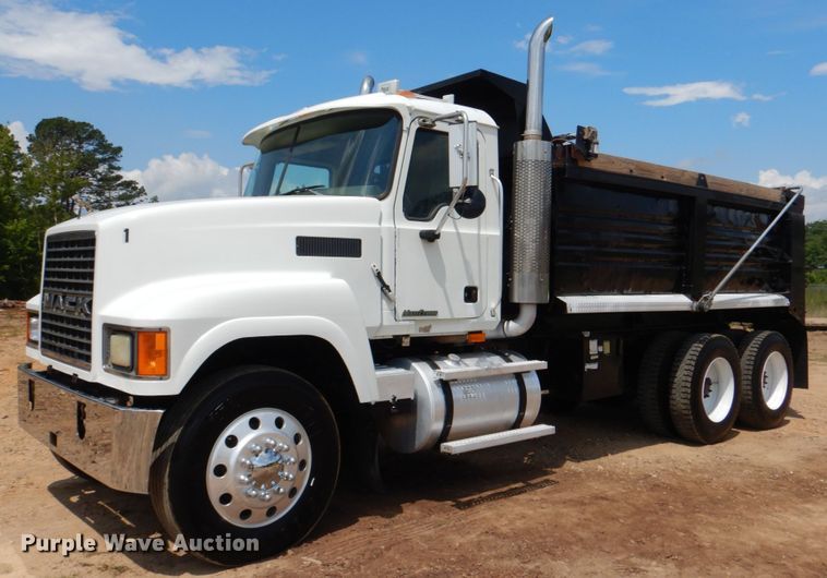 2007 Mack CHN613  dump truck - DM3897