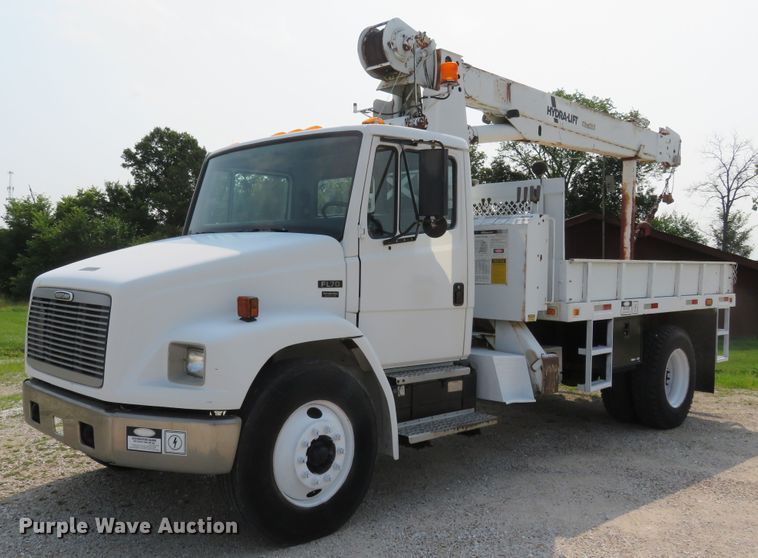 2002 Freightliner FL70  crane truck - FP9340