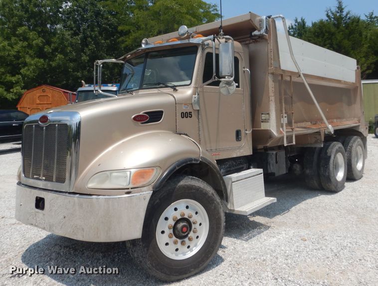 2007 Peterbilt 335  dump truck - JI9584