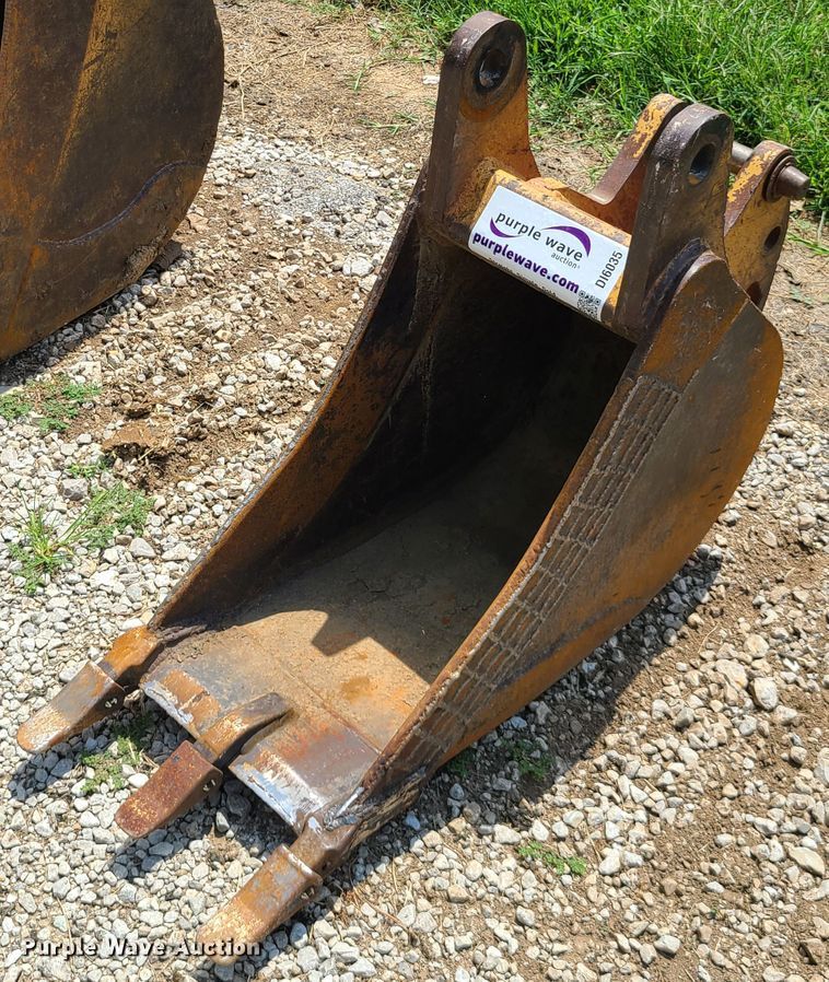 Woods  16" W bucket - DI6035