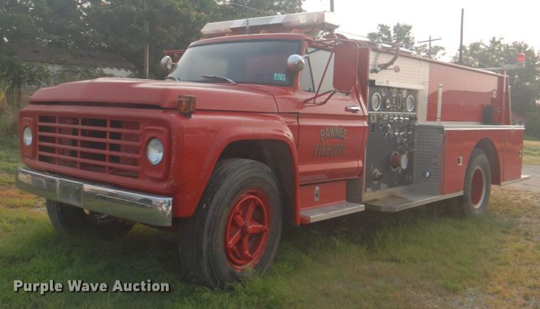 1978 Ford F700  pumper fire truck - IE9416