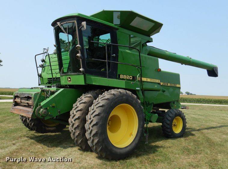 1986 John Deere 8820 Titan II  combine - IN9833