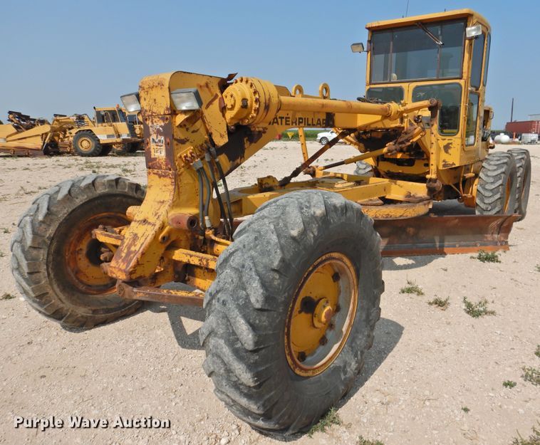 1969 Caterpillar 12F  rigid frame motor grader - DK2398