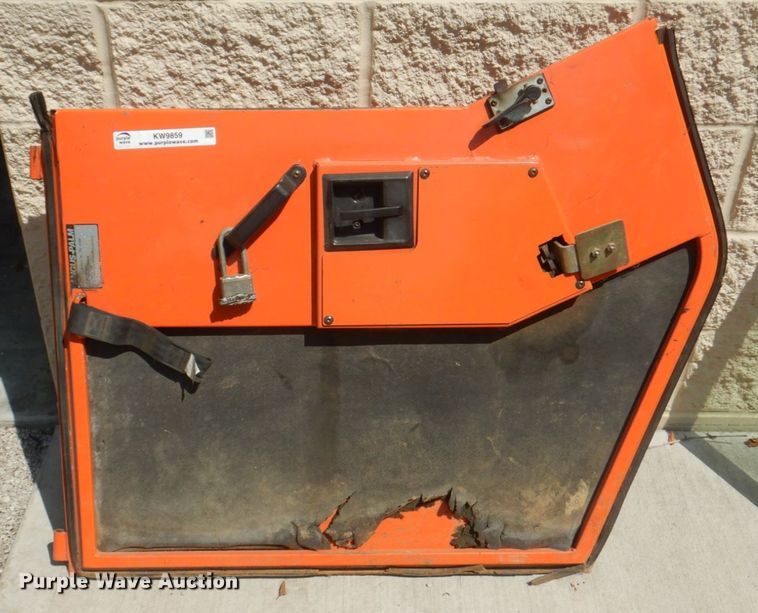 JLG Skytrak 10054  door and glass - KW9859