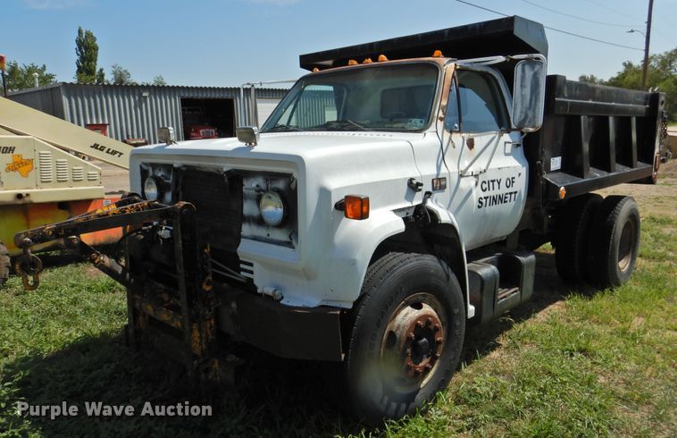 1985 GMC 7000  dump truck - DK2407