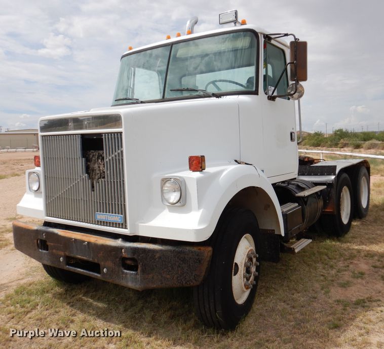 1989 White GMC WCS  semi truck - DM6396