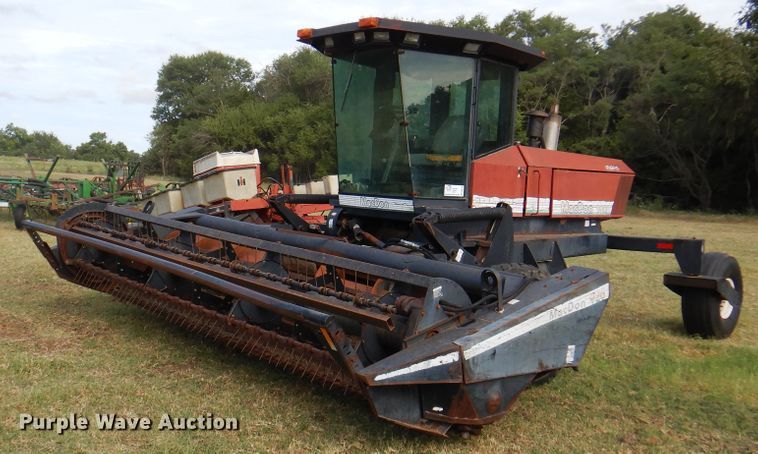 1995 MacDon 9000  windrower - DK8136
