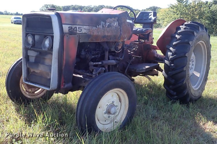 1979 Massey Ferguson 245  tractor - IN9560