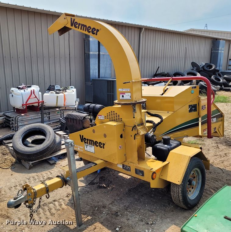 2015 Vermeer BC700XL  wood chipper - BY9380