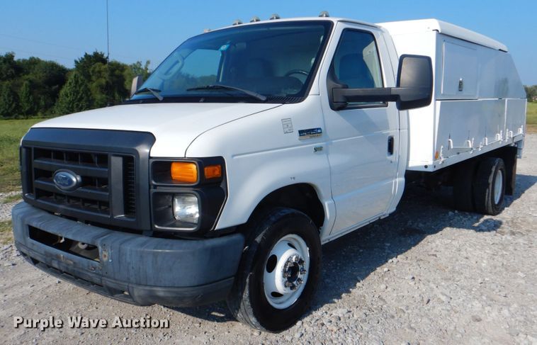 2012 Ford E450 Super Duty  sprayer truck - HT9411