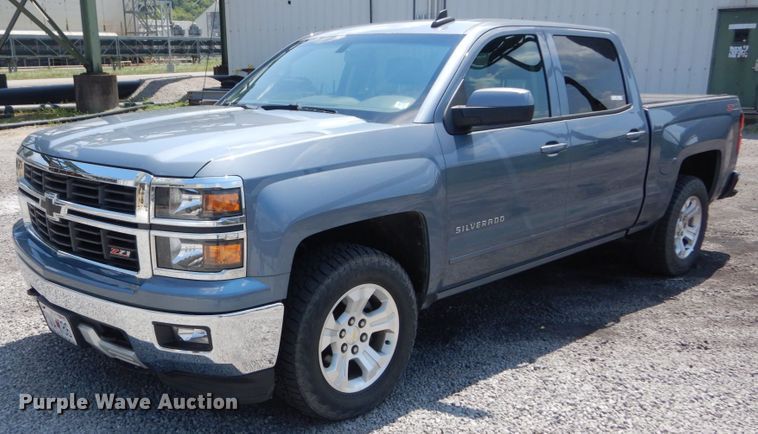 2015 Chevrolet Silverado 1500 LT  Crew Cab pickup truck - JI9550
