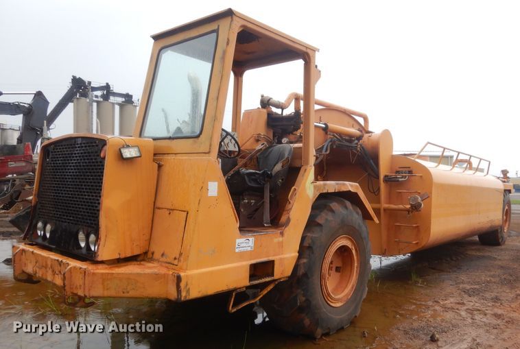 2000 John Deere 762  water wagon - DJ2235
