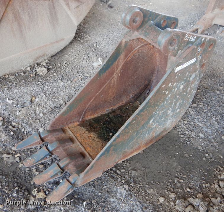 John Deere  16"W backhoe bucket - HF9244