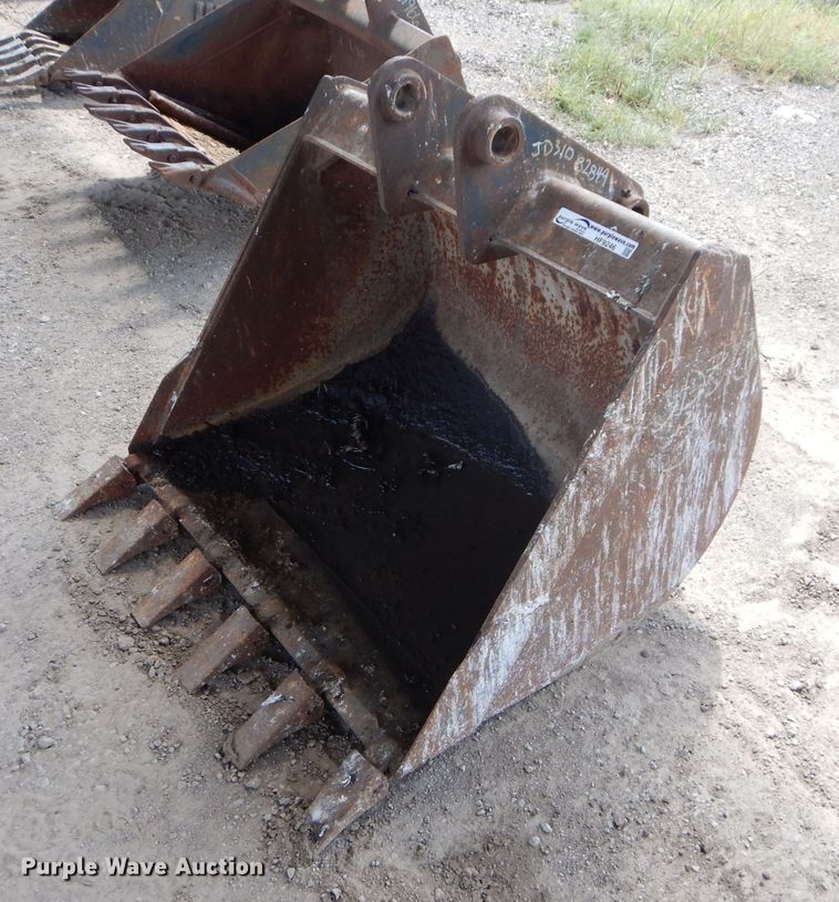 John Deere  36"W backhoe bucket - HF9246