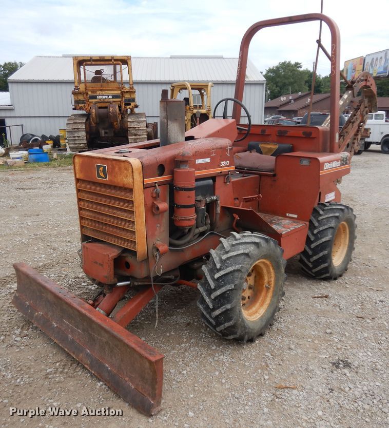 Ditch Witch 3210  trencher - KU9359