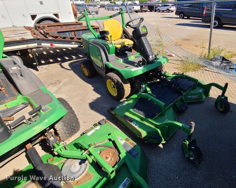 John Deere 1445  lawn mower - DI6111