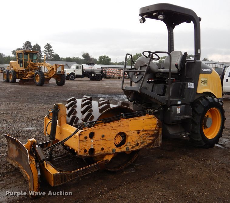 2010 Volvo SD45F  single drum vibratory roller - DL6319