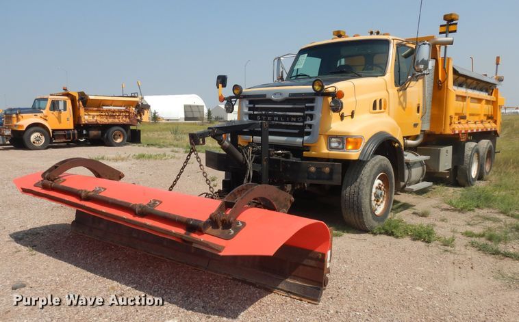 2005 Sterling LT9511  dump truck - KU9336