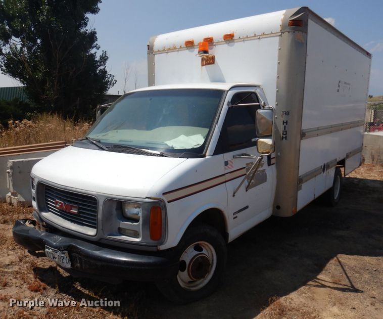 1997 GMC Savana G3500  box truck - IP9533