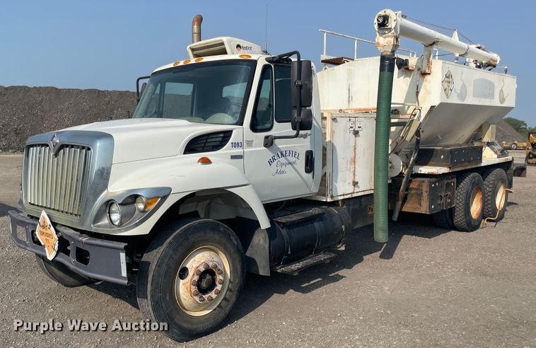 2009 International 7500  ANFO bulk handling truck - JQ9660