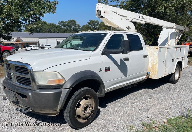 2011 Dodge Ram 4500  Crew Cab bucket truck - JQ9711
