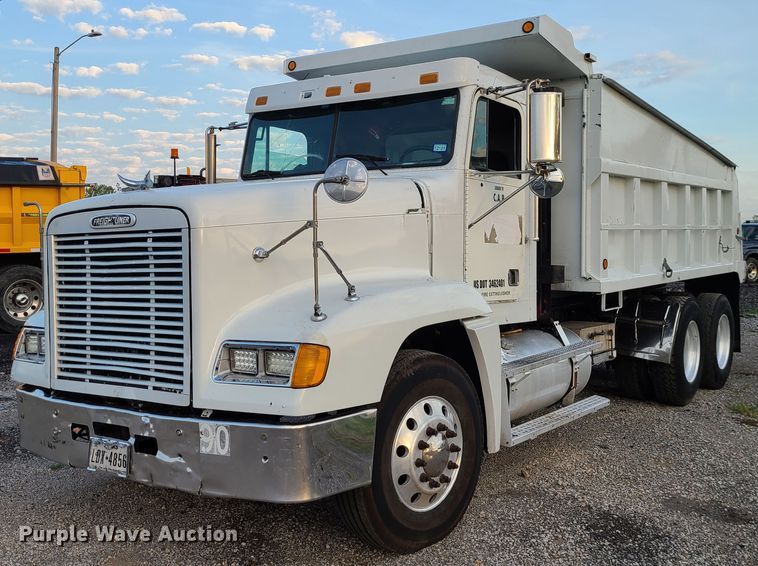 2001 Freightliner FLD120  dump truck - DI6138