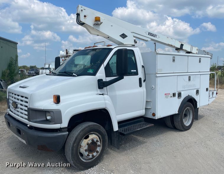 2008 Chevrolet C4500  bucket truck - JQ9703