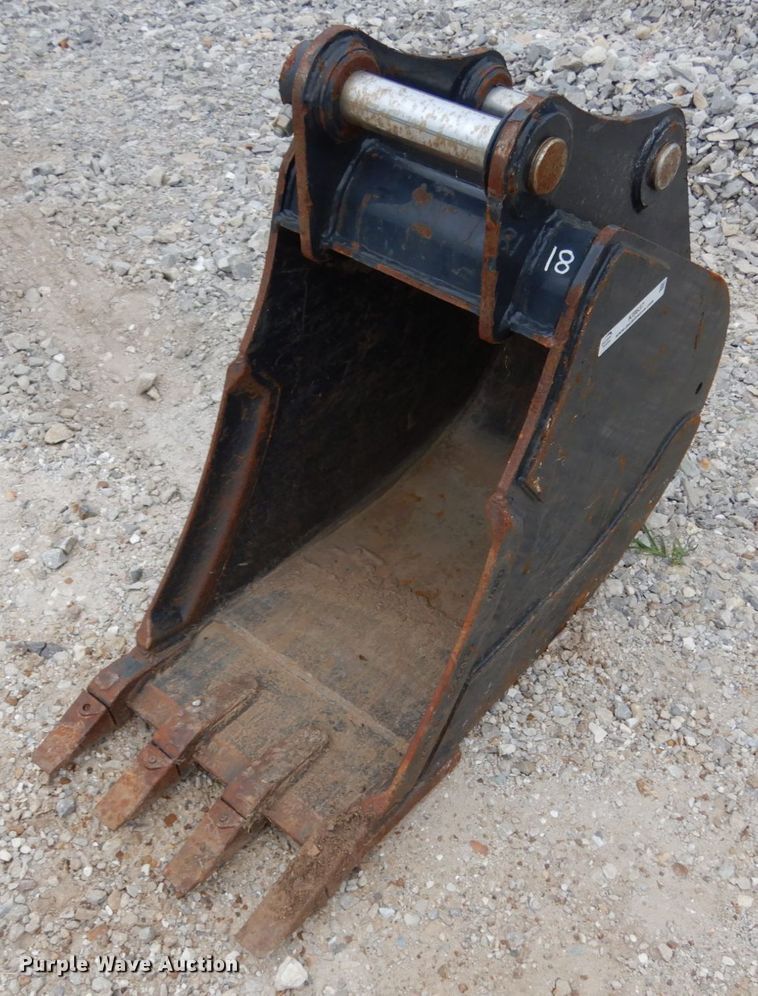 Bobcat  18"W bucket - KI9637