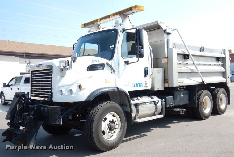 2012 Freightliner Business Class M2  dump truck - DG0905
