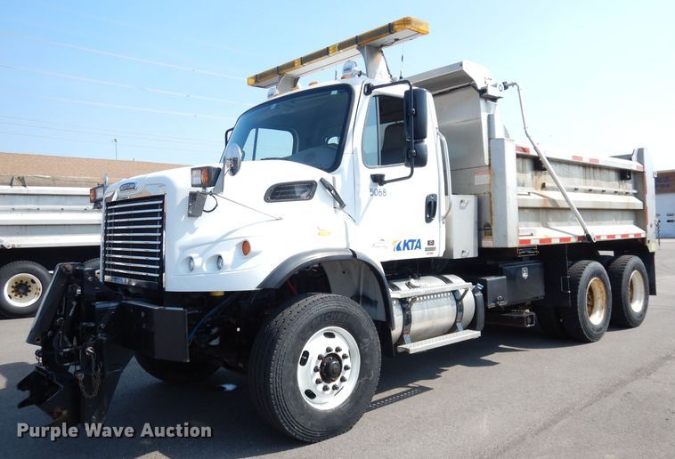 2012 Freightliner Business Class M2  dump truck - DG0906