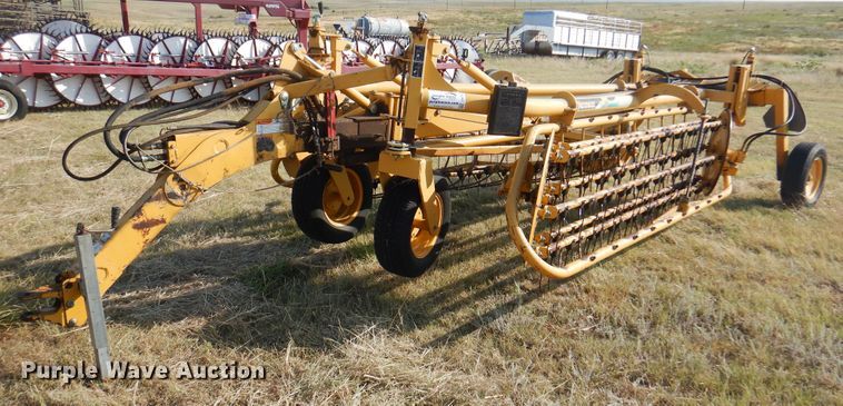 Vermeer R2300  hay rake - DI5726