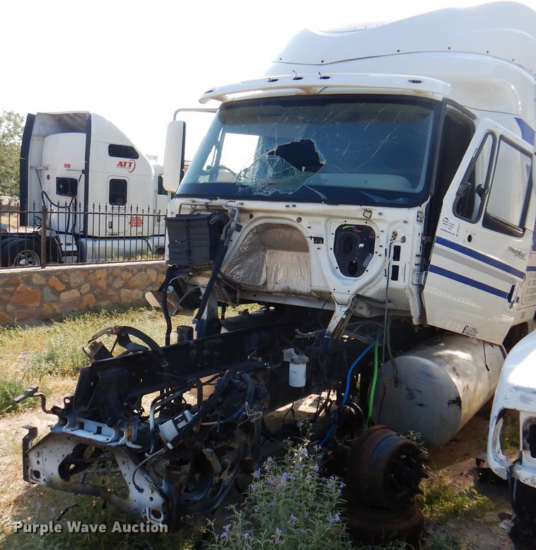 2009 International ProStar Premium  semi truck - DK8231